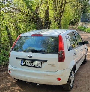 Vând Ford Fiesta 2006 1,6 tdci - imagine 4