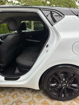 Kia Ceed 2018, Black and White - imagine 5