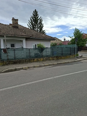 DE VANZARE Casă bătrânească si teren, total 480 m    Prelungirea Bradului, Bacău   - imagine 5