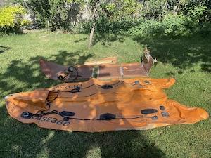 Vand barca gonflabila Metzeler 310 cm, cu fund si suport motor din lemn, necesita reparatii, 70euro