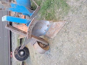 Plug ptr tractor 25-40 Cp  ca și nouă  - imagine 4