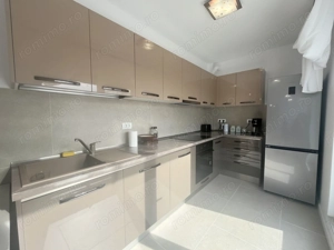Apartament tip penthouse, zona Sud Plaza - imagine 17