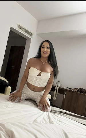 Bună Sunt Cristina transexuală - imagine 5
