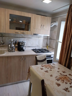 Vând apartament m6 Targoviste  - imagine 2