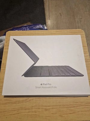 Husa + tastatura originala apple