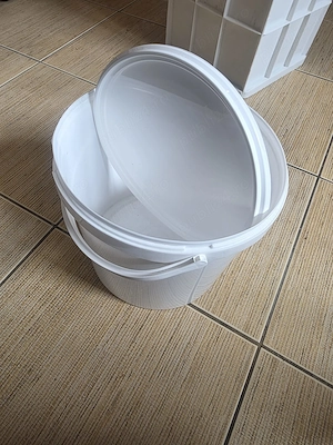 galeata alba de plastic 5l - imagine 2