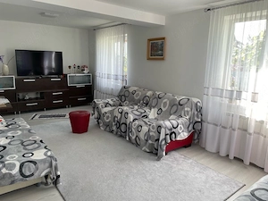 Casa de vanzare cu anexe