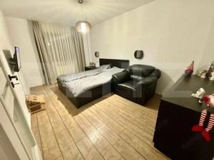 Apartament 3 camere, 64mp, 2 garaje, 2 bai, intermediar,zona Terra - imagine 8