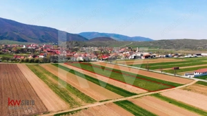 Oportunitate investiție – 6 parcele cu PUZ aprobat și autorizație - Orlat - imagine 2
