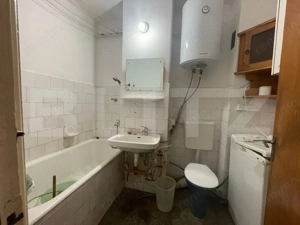 Apartament deosebit --Bd. Dacia,2 camere, renovabil, surprinzător de liniștit - imagine 4