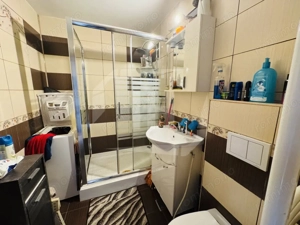 Apartament 2 camere, decomandat, etaj intermediar, zona Intre Lacuri - imagine 4