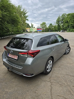toyota Auris 2 facelift hybrid Aut. - imagine 4