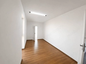 COMISION 0%, Spatiu de Birou 22 mp, SAD, Camera + Baie, Zona Mehala - imagine 2