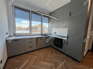 Apartament intabulat de 3 camere si 2 locuri parcare zona Turnisor - imagine 4