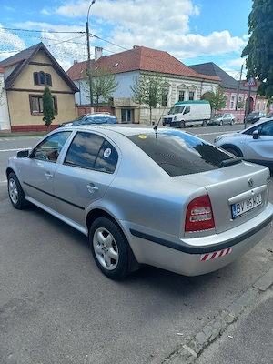 skoda octavia  1.6 Gpl - imagine 9