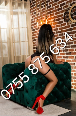 Roxana-Piercing zona intimă!!Confirm ce vezi in poze!!!Poze 100%reala 24 7ON