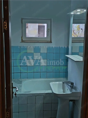 Apartament 2 camere semidecomandat zona Narcisa - imagine 5