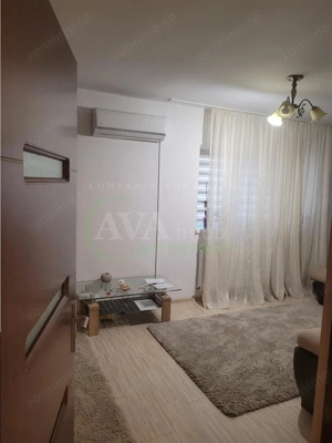 Apartament 3 camere ,zona Cora - imagine 4