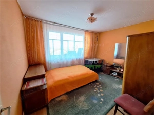 Apartament  3 camere decomandat , zona  Cora