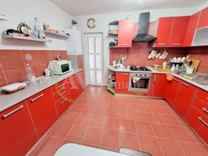 Casa moderna P+1 in Magura,  teren 421 mp, la 10-12 min de Bacau - imagine 4
