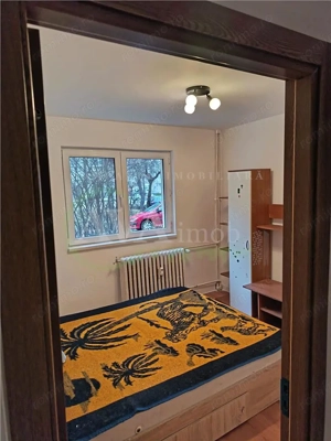 Apartament 2 camere semidecomandat zona Narcisa - imagine 3