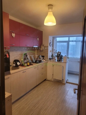 Apartament 3 camere ,zona Cora - imagine 2