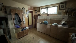 Casă de vânzare în Unirea, la strada principală  - imagine 6