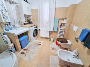 Casa moderna P+1 in Magura,  teren 421 mp, la 10-12 min de Bacau - imagine 10