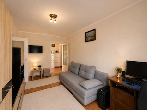 Apartament cu 2 camere - Etajul 3 - IMOBIHOR - imagine 2