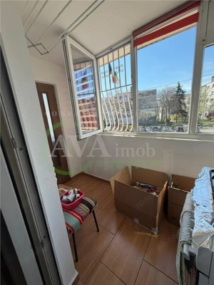 Apartament 3 camere decomandat, Zona Mioritei - imagine 10