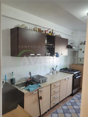 Apartament 3 camere decomandat zona Nord - imagine 12
