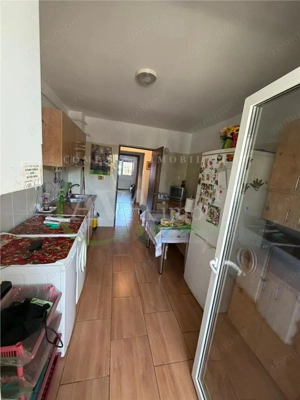 Apartament 3 camere decomandat, Zona Mioritei - imagine 8