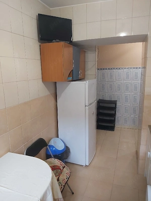 Apartament 2  camere  etaj 1 de închiriat  - imagine 3