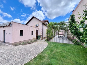 COM 0% Casa individuala spatioasa, piscina, garaj, anexe | Iosefin - imagine 3