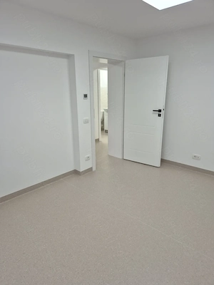 Spațiu de închiriat, zona centrală, bun pentru cabinete medicale  - imagine 3