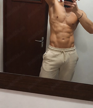 HETERO, curios de tipi HETERO sau cupluri el ea