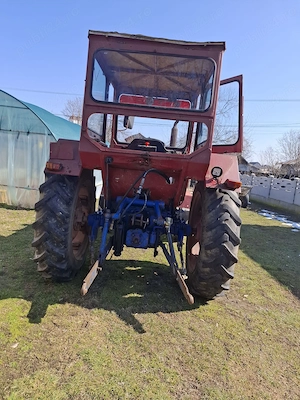 Tractor u 650, remorcă basculabilă și plug în 3 brazde - imagine 3