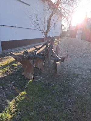 Tractor u 650, remorcă basculabilă și plug în 3 brazde - imagine 10