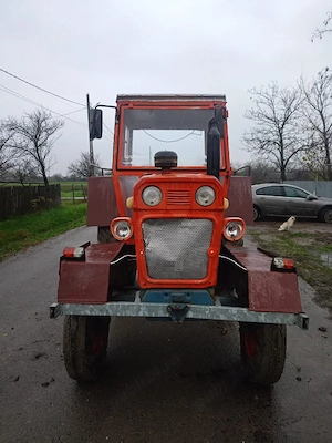 tractor Fiat 700 - imagine 3