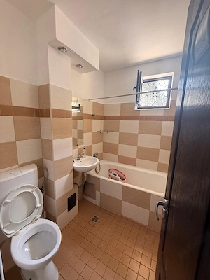 Ofer spre chirie Spatiu comercial 65 MP ,central ,700 Euro   luna  - imagine 9
