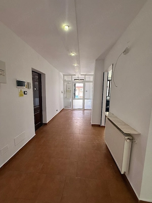 Ofer spre chirie Spatiu comercial 65 MP ,central ,700 Euro   luna  - imagine 11