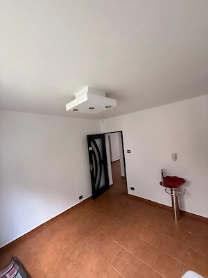 Ofer spre chirie Spatiu comercial 65 MP ,central ,700 Euro   luna  - imagine 3