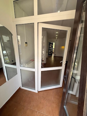 Ofer spre chirie Spatiu comercial 65 MP ,central ,700 Euro   luna  - imagine 12