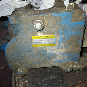 Distribuitor hidraulic complet față spate buldo Komatzu WB 93 97 R - imagine 2