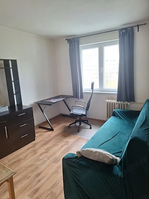 inchiriez ap.decomandat 2 camere ,renovat , mobilat ,bl.reabilitat 8 et - imagine 5