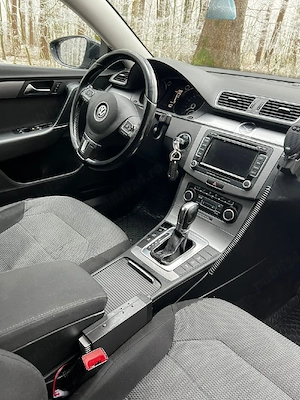 Vând VW passat b7 2011,2.0l 170cp impecabil  - imagine 6