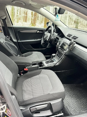 Vând VW passat b7 2011,2.0l 170cp impecabil  - imagine 2
