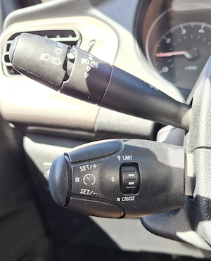 Peugeot 45.000 km. Sunt primul proprietar,am cumpărat mașina de nouă din reprezentanța PeugeotBrașov - imagine 9