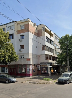 Spatiu comercial zona Scolilor colt cu Rahova