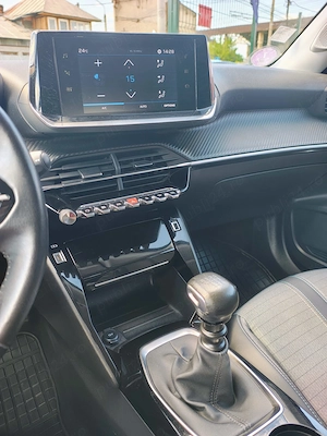 Peugeot 2008 PureTech 100 Allure - imagine 11